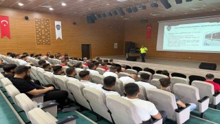 Siirtte okul servis şoförlerine trafik güvenliği eğitimi verildi