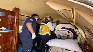 Siirtteki hasta, ambulans uçakla İstanbula sevk edildi