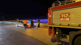 Sıkışmalı trafik kazası ihbarı, ekipleri harekete geçirdi: 3 yaralı