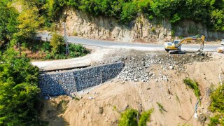 Sinopta çöken yol onarıldı