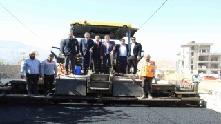 Şırnak Belediyesinde Turgut Özal Yaşam Parkında asfalt serimi