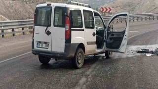 Sivasta iki araç kafa kafaya çarpıştı: 4 yaralı