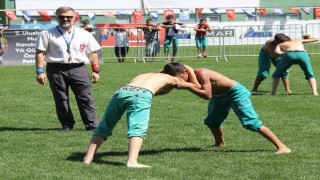 Sivasta Muhsin Yazıcıoğlu Karakucak Güreşleri coşkusu