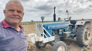 Söke Ovasında 52 yıllık traktör zamana meydan okuyor