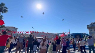Sökede hava kuvvetleri uçaklarının gösteri uçuşu gurur yaşattı