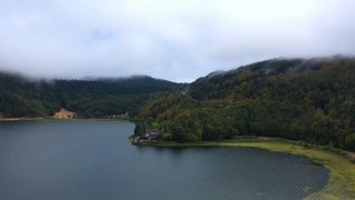 Sonbaharda Abant Gölünün eşsiz güzelliği havadan görüntülendi