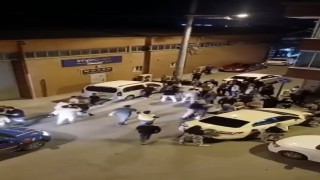 Sünnet düğününde kalabalık grup arasında çıkan kavga kameralara yansıdı