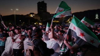 Suriye halkı, Eş-Şaranın BMye hitabını dinlemek için meydanları doldurdu