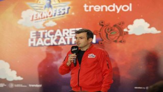 T3 Vakfı Mütevelli Heyeti Başkanı Selçuk Bayraktar, Trendyol E-Ticaret Hackathonu Ödül Törenine katıldı