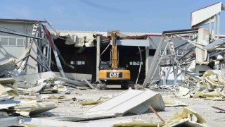 Tahtalı Mahallesinde 3 kaçak yapı yıkıldı