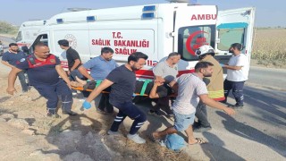 Takla atarak ters dönen hafif ticari araçtaki 7 kişi yaralandı