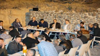 Talasta muhtarlar Mengücekte buluştu