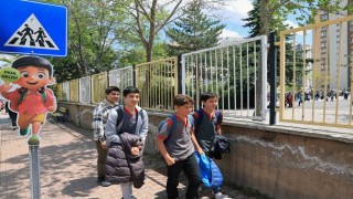 Talasta okul geçitleri hem sevimli hem güvenli