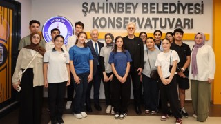 Tamer Karadağlı, Şahinbey’de Konservatuvar Öğrencileriyle Buluştu