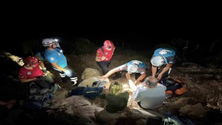 Tarihi yolda mahsur kalan 3 kişi kurtarıldı