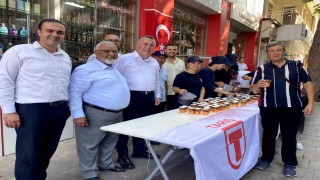 TARİŞten Alaşehirlilere ücretsiz üzüm suyu ikramı