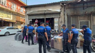Tarsus Belediyesinden kaldırım işgallerine karşı kararlı denetim
