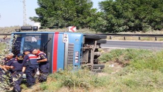 Tarsusta cezaevi ring aracı devrildi: 12 yaralı