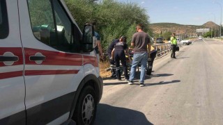 Tavşanlıda motosiklet kazası, sürücü kask sayesinde ölümden öndü