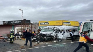 Tekirdağda işçi servisi ile kamyon çarpıştı: Çok sayıda yaralı