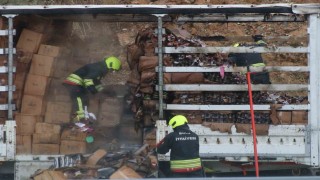 TEM Otoyolunda kamyon dorsesinde yangın çıktı