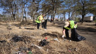 Temizlik etkinliğinde 3 saatte 100 torba atık toplandı