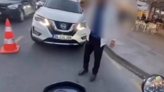 Ters yöne girip motorcunun üstüne sürdü: Tekirdağda otomobil sürücüyle motorcu arasında tartışma saniye saniye kameralara yansıdı
