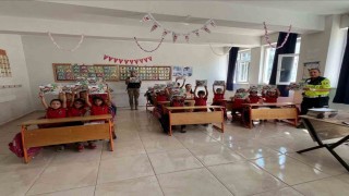 Tilloda jandarmadan öğrencilere güvenli yaşam eğitimi