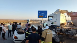 Tırla çarpışan otomobildeki 2 kişi yaralandı