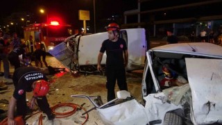 Tofaşlar kafa kafaya çarpıştı, ortalık savaş alanına döndü: 4 yaralı