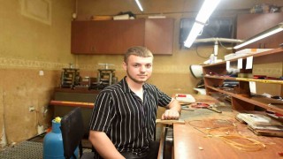 Trabzonda 16 yaşındaki hasır işlemecisi Metehan Arslan yılın kalfası seçildi