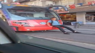 Tramvayla tehlikeli oyun