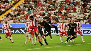 Trendyol Süper Lig: Antalyaspor: 0 - Kayserispor: 0 (İlk yarı)