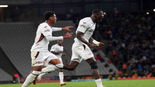 Trendyol Süper Lig: Fatih Karagümrük: 1 - Trabzonspor: 3 (İlk yarı)