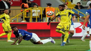 Trendyol Süper Lig: Kasımpaşa: 0 - Fenerbahçe: 1 (İlk yarı)