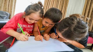 Türk Kızılaydan deprem bölgesindeki 7 bin 107 öğrenciye yardım eli