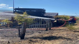 Türkelide anız yangını eve sıçradı