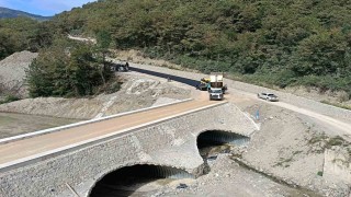 Türkelide Oymayaka-Sarmaşık grup yolunda asfaltlama tamamlandı