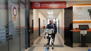 Türkiyede bir ilk: İnsansı robot nüfusa kaydettirildi