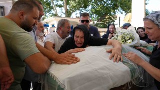 Uçak kazasında yitirdiği kızına acı veda