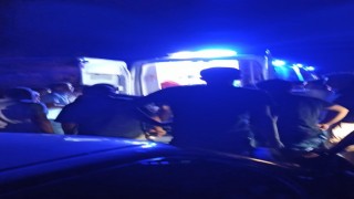 Uçuruma yuvarlanan otomobil sürücüsü yaralandı