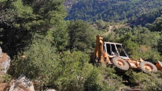 Uçurumdan yuvarlanan kepçenin operatörü yaşamını yitirdi