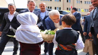 Ulaştırma ve Altyapı Bakanı Uraloğlu Bayburtta