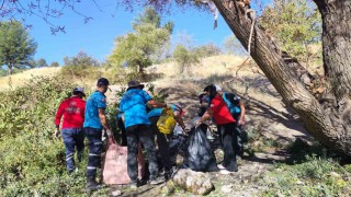 UMKE kampında ilk müdahale doğaya yapıldı: Çöpler toplandı, doğa nefes aldı