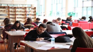 Uşak Üniversitesi Kütüphanesi öğrencilere sınırsız bilgi erişimi sunuyor