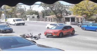 Üsküdarda aynı noktada peş peşe kazalar kameraya yansıdı