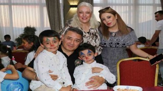 Uyum programına başlayan öğrencilere, polis evinde motivasyon programı