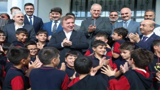 Vali Aydoğdu, ortaokul öğrencileriyle bir araya geldi
