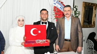 Vali Çiftçi, Gazi Samet Kulaçın düğün törenine katıldı