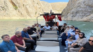 Vali Eldivan, kaymakamlık yaptığı ilçede hasret giderdi